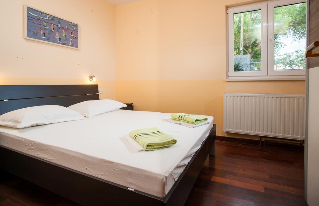 Apartments Tino Makarska Ruang foto