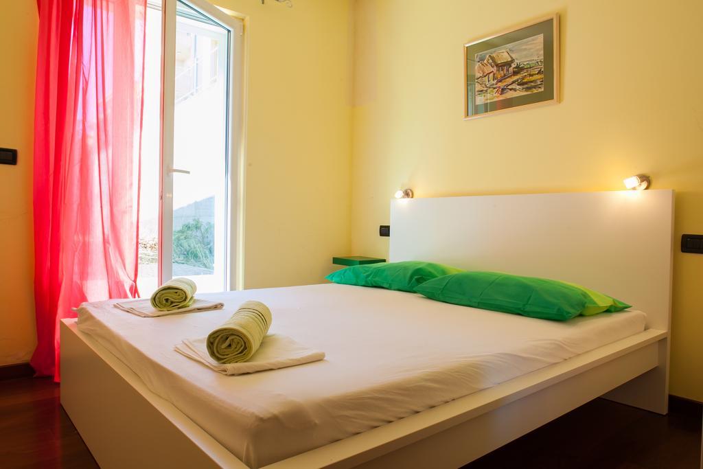 Apartments Tino Makarska Ruang foto