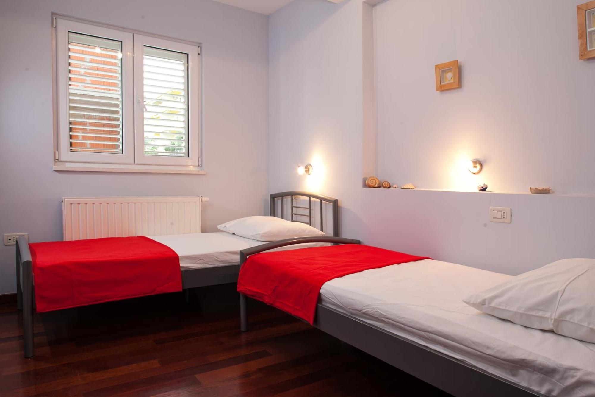 Apartments Tino Makarska Ruang foto