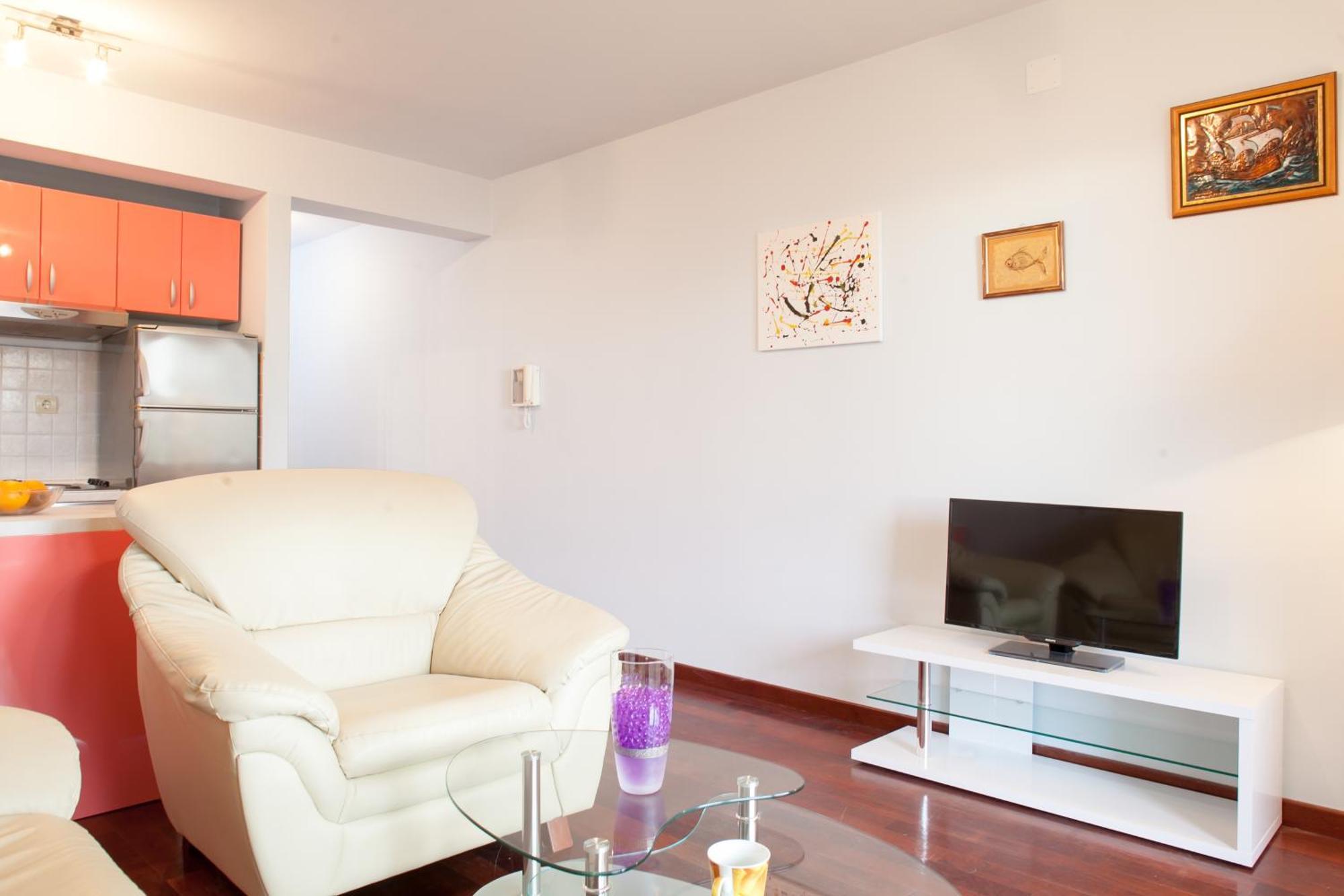 Apartments Tino Makarska Ruang foto